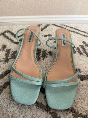 Steve Madden Alligator Heels